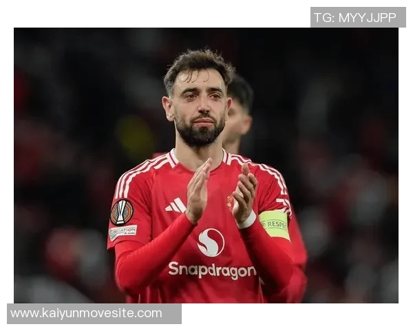 B费调侃B席场上抱怨更甚自己引发球迷热议